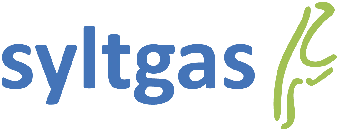 Logo syltgas: blauer Schriftzug, grüner Sylt-Umriss