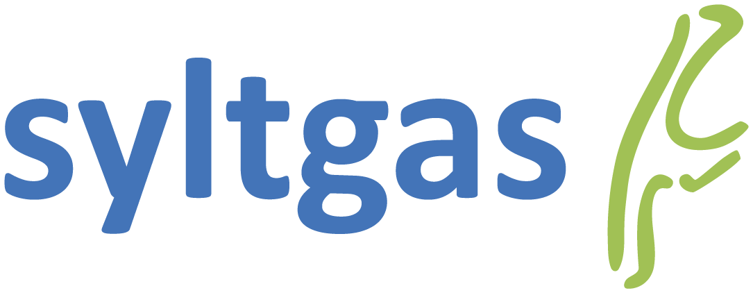 Logo syltgas: blauer Schriftzug, grüner Sylt-Umriss