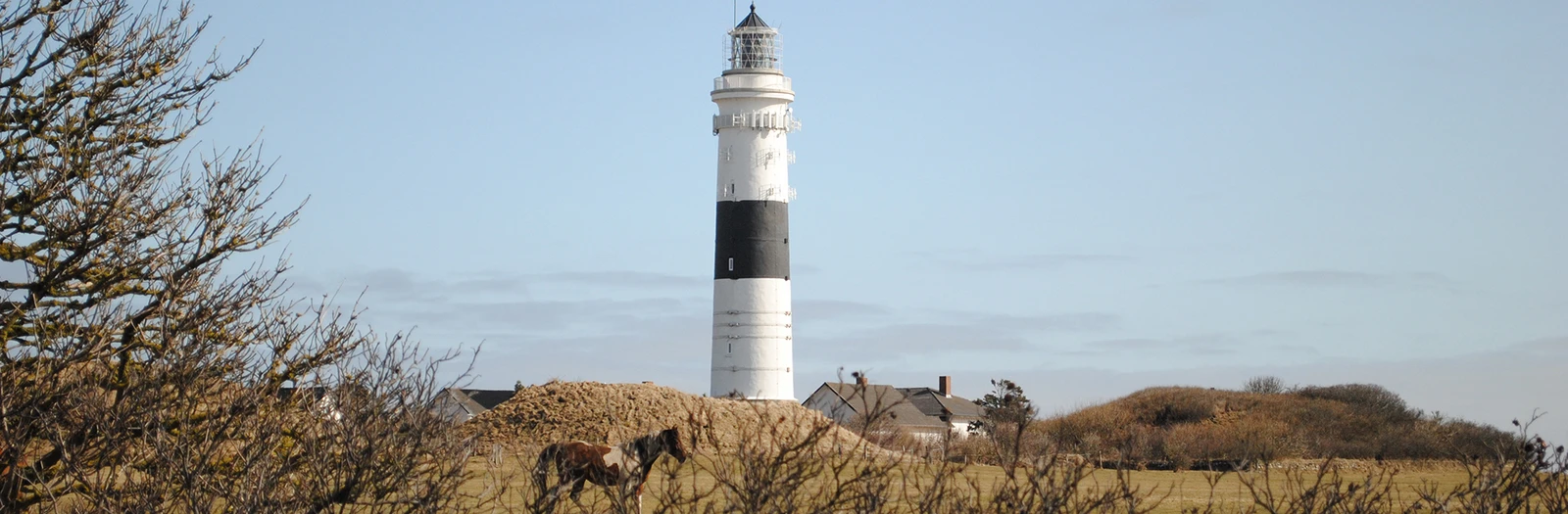 Leuchtturm Kampen auf Sylt, weiß Turm mit schwarzem Band